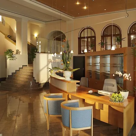 Esplanade Hotel, & منتجع 4*